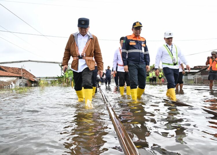 Jalur Kereta Lintas Pekalongan–Sragi Terdampak Banjir, Menhub Sampaikan Hal Ini