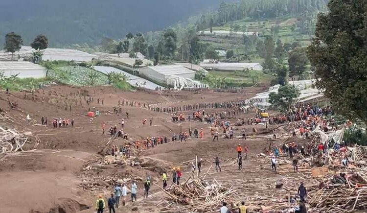 Tim SAR Gabungan Lanjutkan Pencarian Korban Longsor di Cisarua KBB, Ini Penjelasan Kepala Basarnas