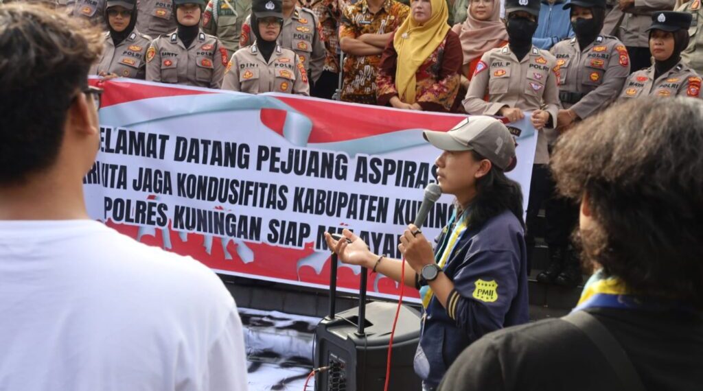 Aksi Damai PMII Usut Tuntas Penyadapan Getah Pinus Ilegal