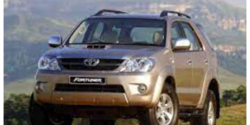 Tua-tua Tak Keladi! Toyota Fortuner 2005 Tetap Perkasa di Jalanan