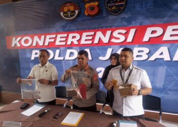 Terlibat Jaringan Promosi Judi Online via WhatsApp, Polda Jabar Amankan Lima Tersangka