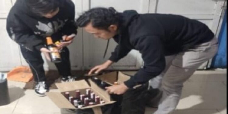 Sat Res Narkoba Polres Garut Sita Belasan Botol Miras Ilegal di Kerkof, Berantas Peredaran Miras Tanpa Izin