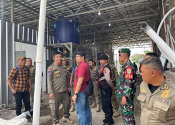 Satpol PP Kota Bandung Tertibkan Bangunan Ilegal di Pandanwangi Cijawura