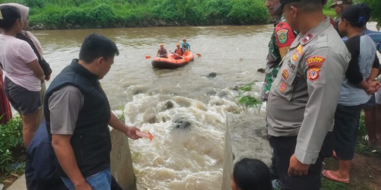 Bocah Enam Tahun Hanyut di Sungai Cimanuk, Tim SAR Gabungan Lakukan Pencarian Intensif