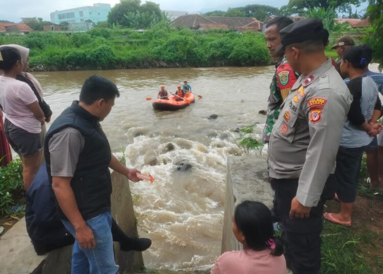 Bocah Enam Tahun Hanyut di Sungai Cimanuk, Tim SAR Gabungan Lakukan Pencarian Intensif