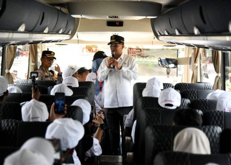 Wagub Jabar Lepas 950 Peserta Mudik Gratis Program BUMN