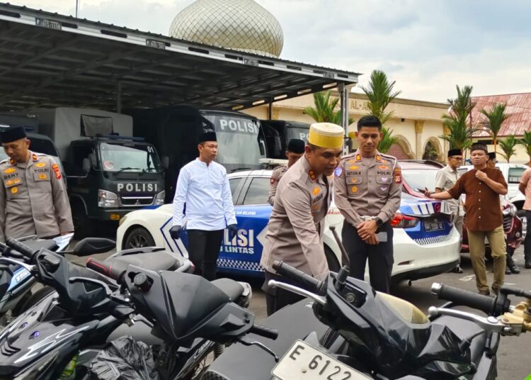 Balap Motor Liar Tengah Malam di Kuningan, Polisi Amankan 16 Motor, 1 Mobil dan Senjata Tajam