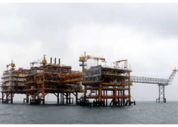 Israel Gempur Infrastruktur Energi Iran, Harga Minyak Melonjak