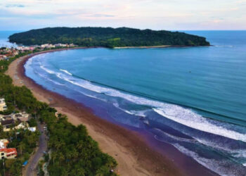 Gak Usah Bingung! Cek Rekomendasi Pantai Terdekat dari Bandung