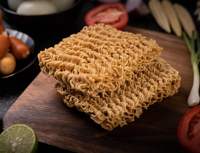 Harus Tahu! Ini Dampak Buruk Makan Mie Instan Saat Buka Puasa