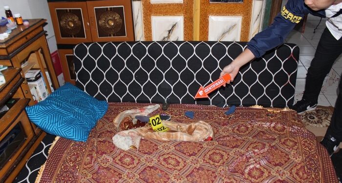 Duuhhh… Kakak yang Diduga ODGJ Bunuh Adiknya dengan Pisau Dapur