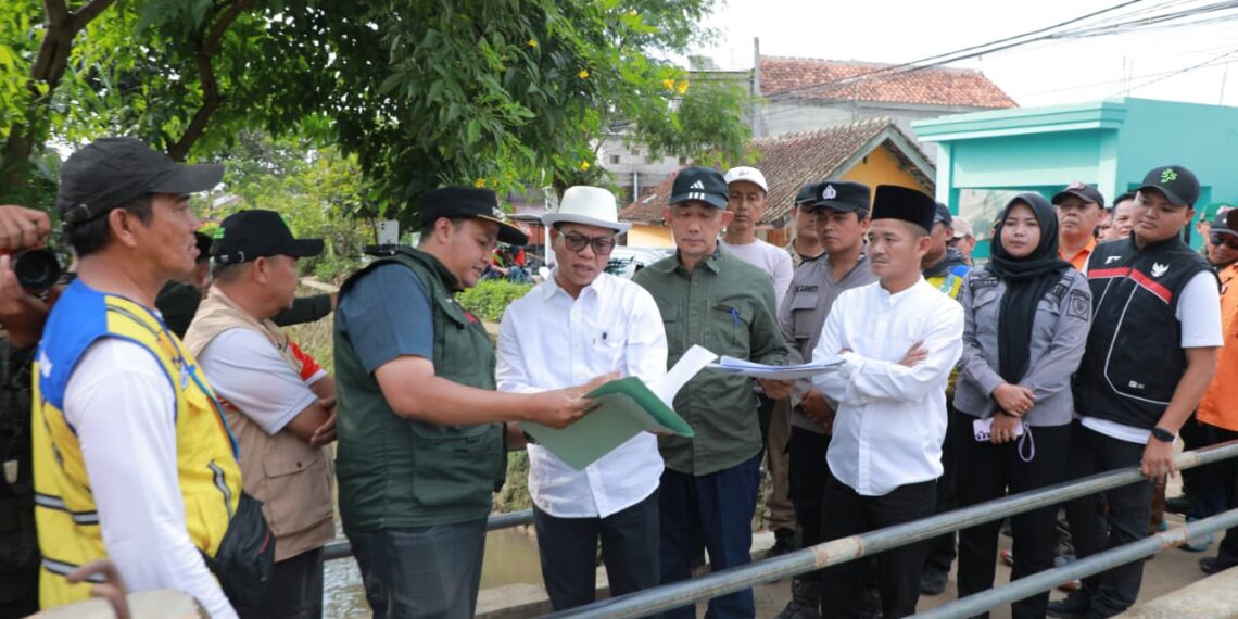 Tanggulangi Banjir Bandang di Desa Panyadap Solokanjeruk, Kang DS: Segera Normalisasi Sungai Cisunggalah Secara Manual