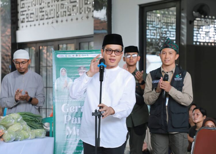 Kang DS Gelar Gerakan Pangan Murah dan Santuni Ribuan Anak Yatim dan Jompo