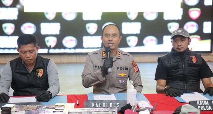 Polisi Bekuk Pelaku Bobol Atap Indomaret di Leles