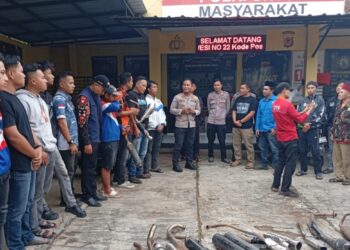Pemuda Secara Sukarela Serahkan 60 Knalpot Brong ke Polisi