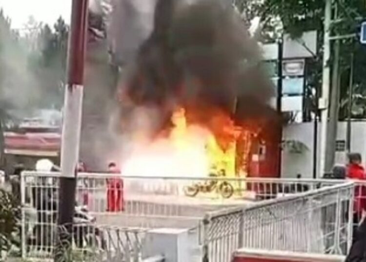 Waduh, SPBU di Jalan Soekarno Hatta Panyileukan Terbakar