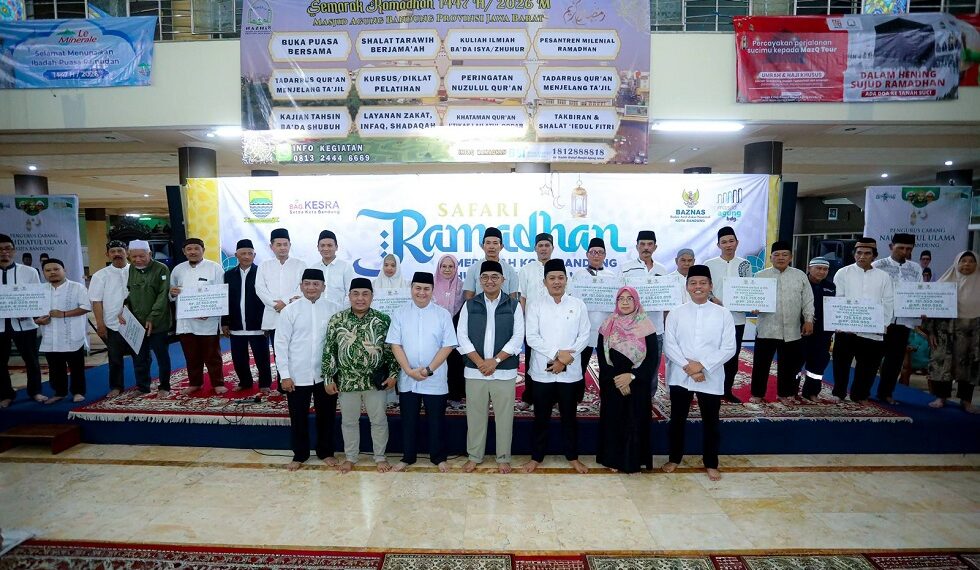 Safari Ramadan, Wali Kota Farhan Ajak Warga Makmurkan Masjid Agung Bandung