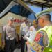 Tekan Angka Kecelakaan Polisi Lakukan Check Bus dan Pemeriksaan Kesehatan Kru di Terminal Guntur