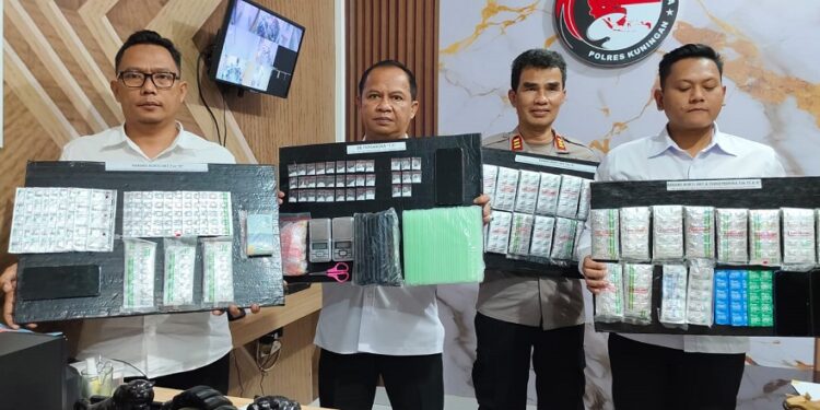 Satresnarkoba Ringkus 5 Tersangka Kasus Sabu 7 Gram Asal Ciwaru