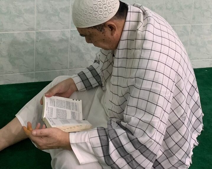 MEMBACA FENOMENOLOGI ITIKAF