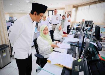 Hari Pertama Masuk Kerja, Mensos akan Beri Sanksi 2.708 Pegawai Tak Hadir