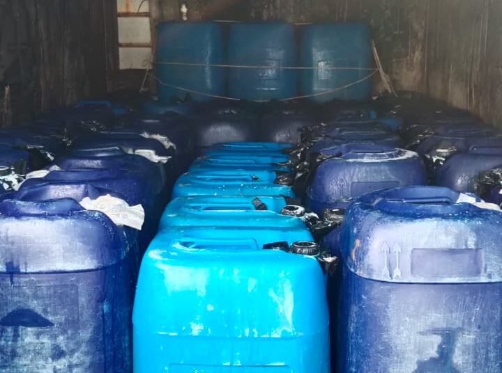 Pengiriman 1.500 Liter Tuak Asal Cidaun Cianjur Tercium Polisi di Soreang