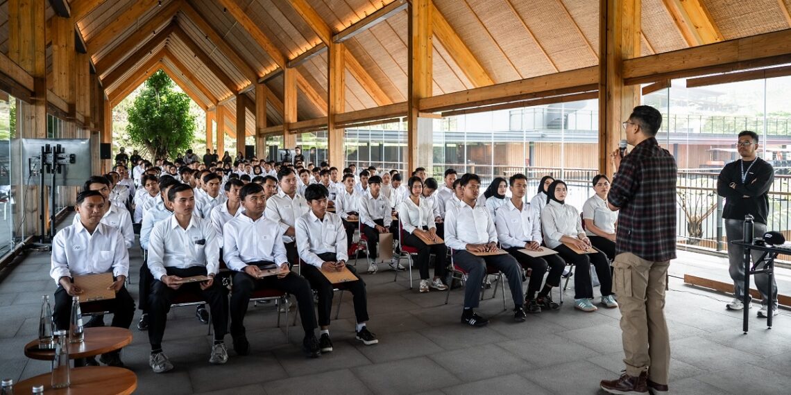 Ratusan Warga Megamendung, Ikuti Seleksi Lowongan Kerja