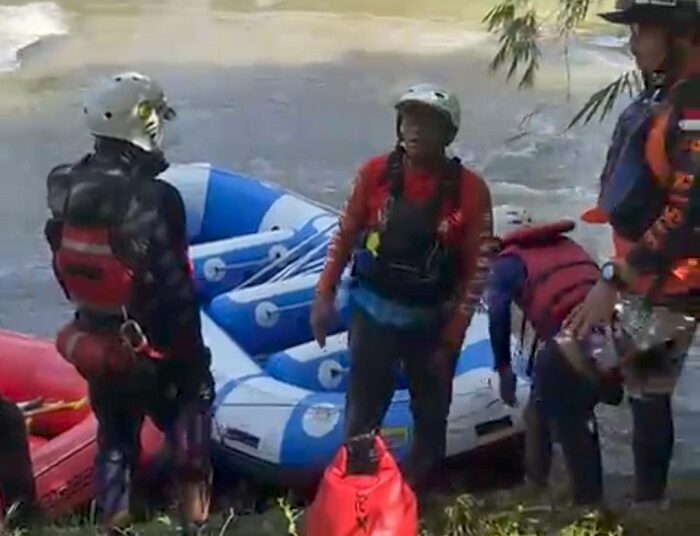 Tim SAR Gabungan Kembali Melakukan Pencarian Korban Tenggelam Dengan Membagi  2 SRU