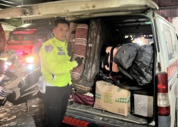 Duuhhh Ada Ambulans Bodong Angkut Pemudik, Dihentikan Polisi di Malangbong
