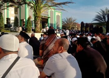 Ribuan Warga Muhammadiyah Salat Idul Fitri Di Masjid Jami Nuroh’Binti Sholih Al’ Mudafi’i