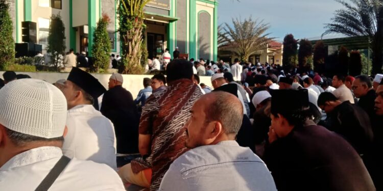 Ribuan Warga Muhammadiyah Salat Idul Fitri Di Masjid Jami Nuroh’Binti Sholih Al’ Mudafi’i