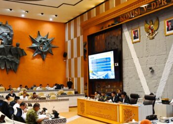 Menhub Sampaikan Kesiapan Infrastruktur dan Layanan Transportasi Angkutan Lebaran 2026 kepada Komisi V DPR RI