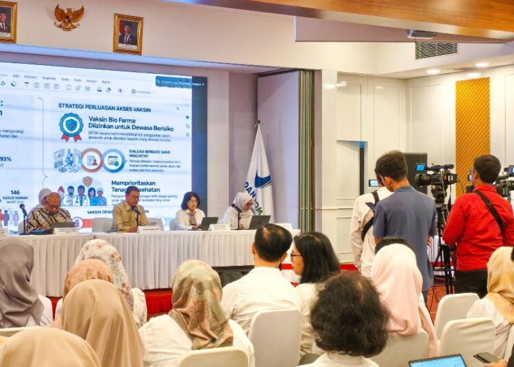 Izin Vaksin Campak Untuk Dewasa Keluar, Kemenkes Prioritaskan Vaksinasi Bagi Tenaga Kesehatan