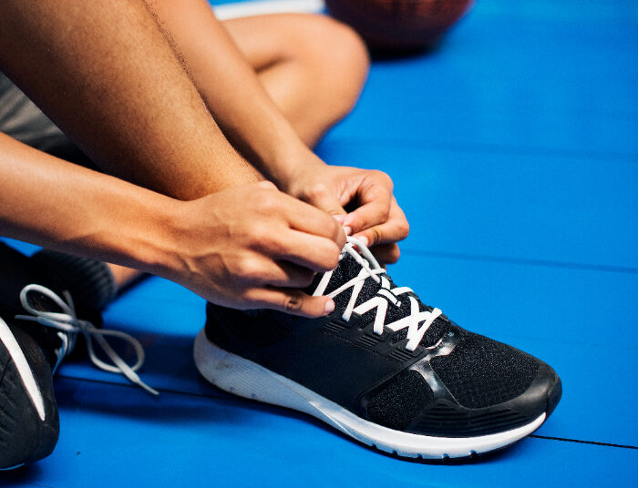 Ini Deretan Kenapa Jangan Terlalu Sering Mencuci Sepatu Badminton, Harus Tahu!