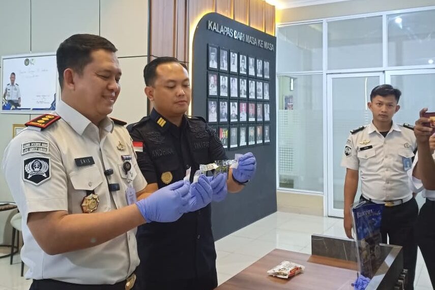 Duuhhh…RH Coba Selundupkan Sabu untuk Suaminya di Lapas Banceuy, Paket Disimpan di Bumbu Mie Instan