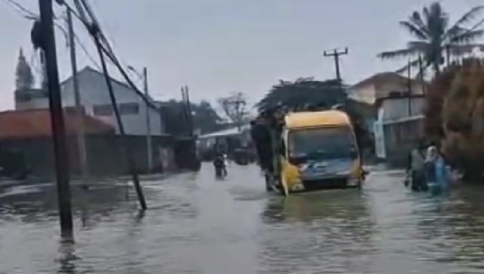 Terjangan Banjir di Kab. Bandung, WAHLI: Akumulasi Krisis Ekologis Akibat Lemahnya Pengawasan Pemerintah