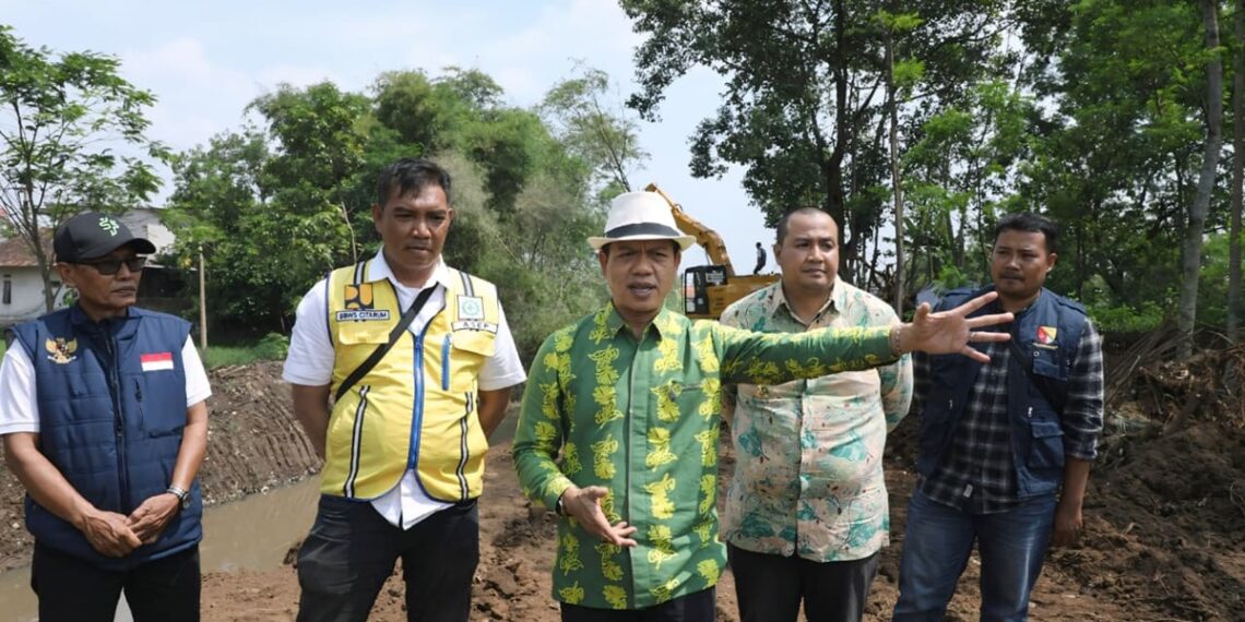 Digarap Secara Pentahelix, KDS Tinjau Progres Normalisasi Sungai Cisunggalah