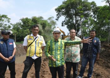 Digarap Secara Pentahelix, KDS Tinjau Progres Normalisasi Sungai Cisunggalah
