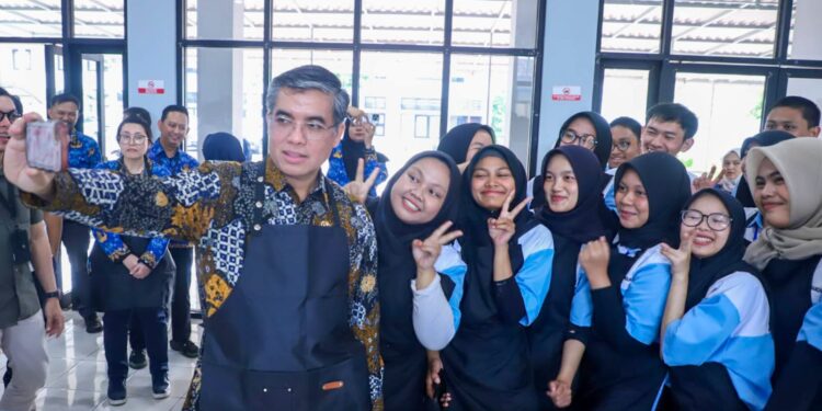 Menaker Tekankan Pelatihan Vokasi agar Lulusan Siap Masuk Dunia Kerja