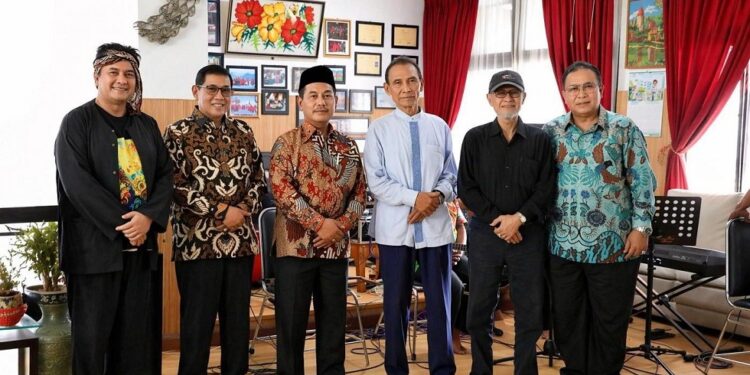 Kenang Masa Lalu, Puluhan ASN 1995-2000 Menjadi Sebuah Pertemuan yang Mengharukan dan Bercanda