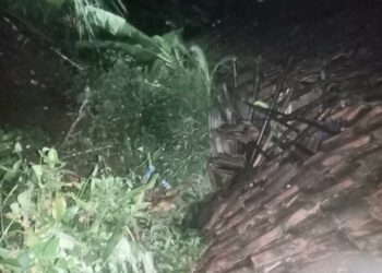 Dua Rumah Rusak Berat Tertimpa Longsor di  Cangkuang, Kab. Bandung