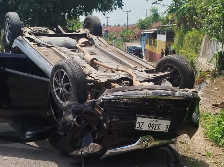 Ketua Dekopinda dan 4 Pengurus Lainnya Kecelakaan Tunggal di Jalan Desa Sukajaya