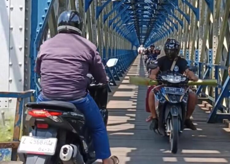 Jembatan Cirahong Bukan Pungli, Tapi Gotong-royong Rawat Warisan