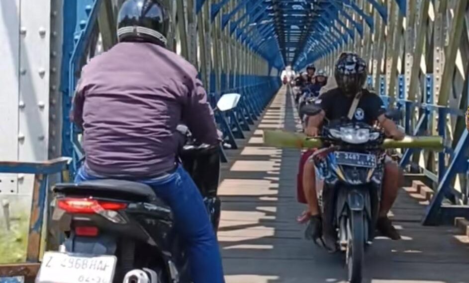 Jembatan Cirahong Bukan Pungli, Tapi Gotong-royong Rawat Warisan