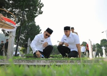 Peringatan HUT ke-385, Bupati KDS Pimpin Ziarah dan Tabur Bunga ke Makam Para Pendahulu