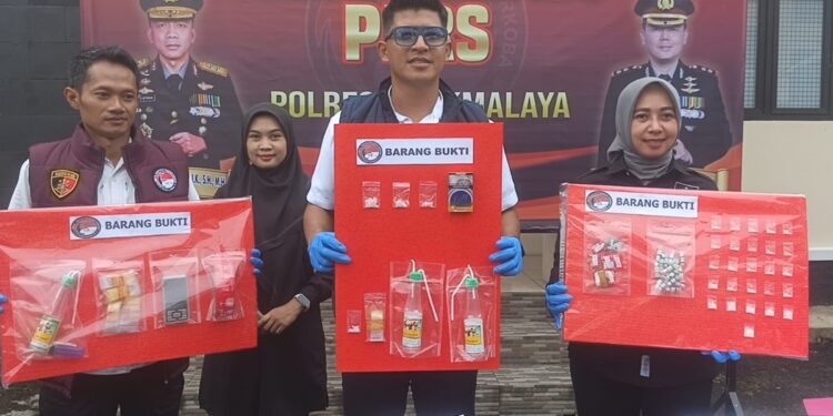 Ada-Ada Saja, Pasutri Sulap Sabu Jadi Ukuran Baju : S, M, F dengab Omzet Rp100 Juta