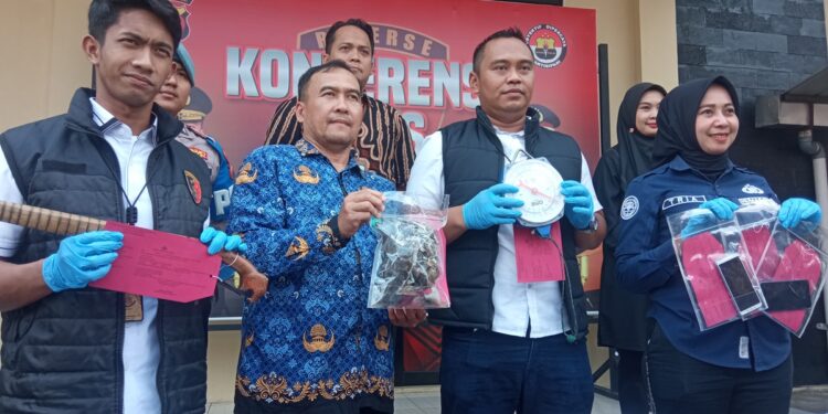 Dua Buruh Asal Karangnunggal Dibekuk Polisi, Jual Trenggiling Secara COD Melalui FB