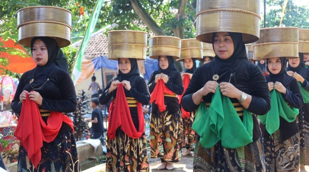Hajat Bumi di Cikeleng Melestarikan Budaya Warisan Leluhur