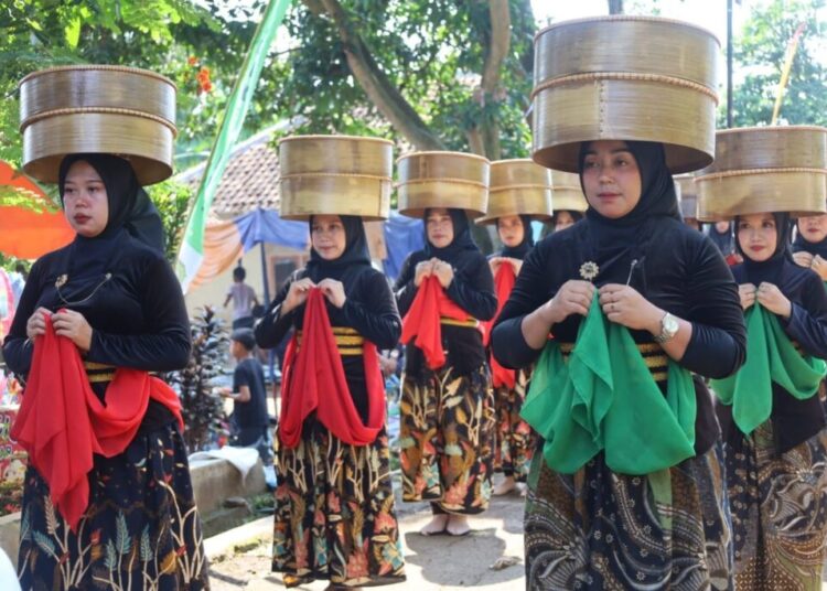 Hajat Bumi di Cikeleng Melestarikan Budaya Warisan Leluhur