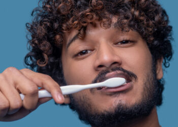 Sering Dianggap Sepele, Ini Dampak Buruk Jarang Sikat Gigi!